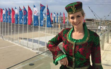 Ведущая “Eurosport” в азербайджанском платье комментирует Евроигры - ФОТО